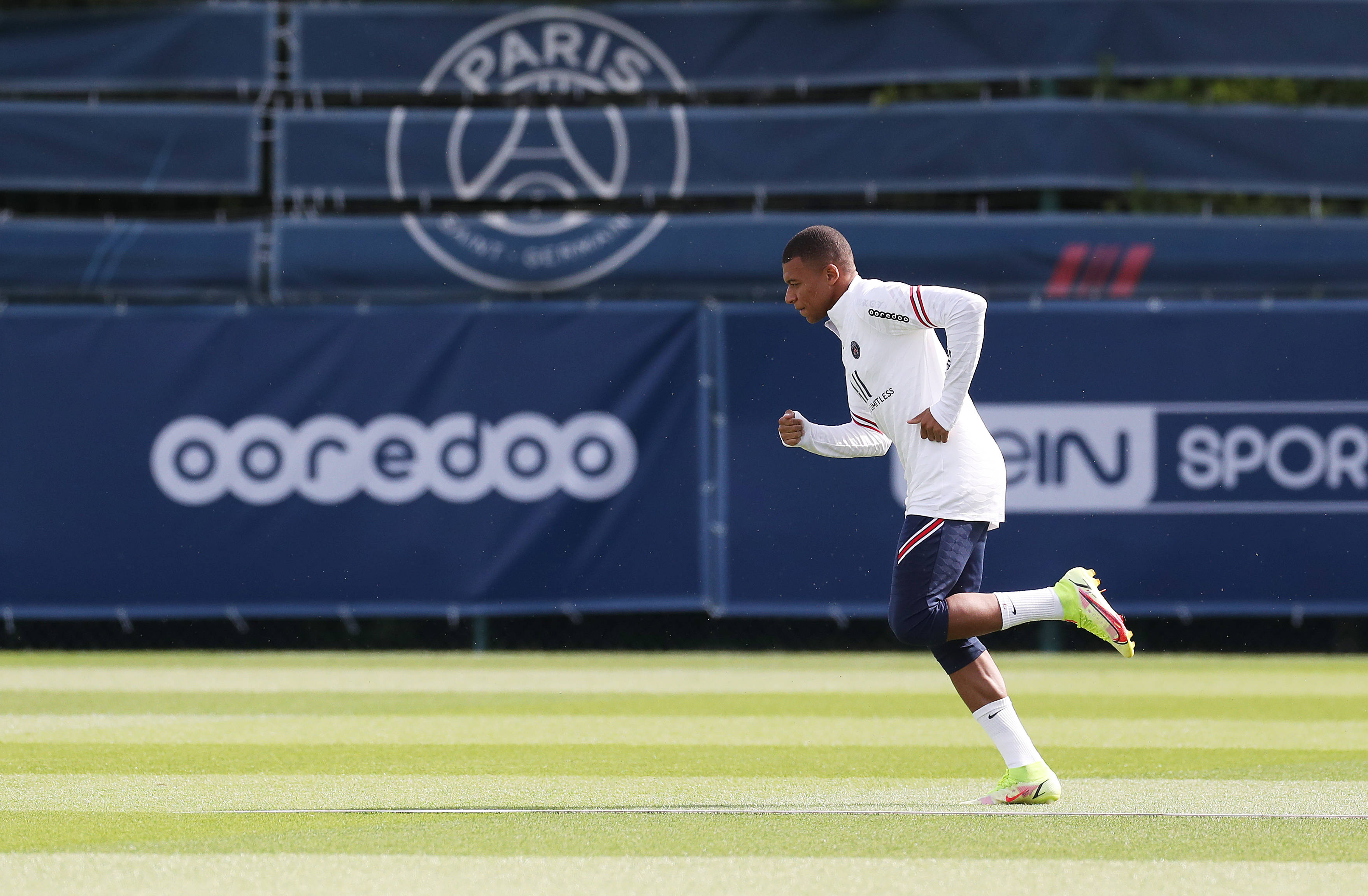 博洛尼亚总监：我们对球队表现满意，但现实地看不认为能争冠